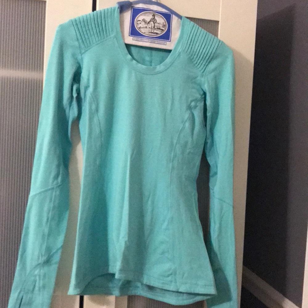 Lululemon Star Runner top